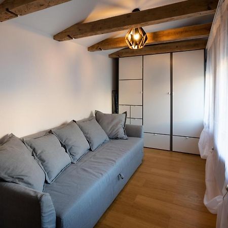 Merkela Loft Apartment Beside Vermanes Park Riga Esterno foto