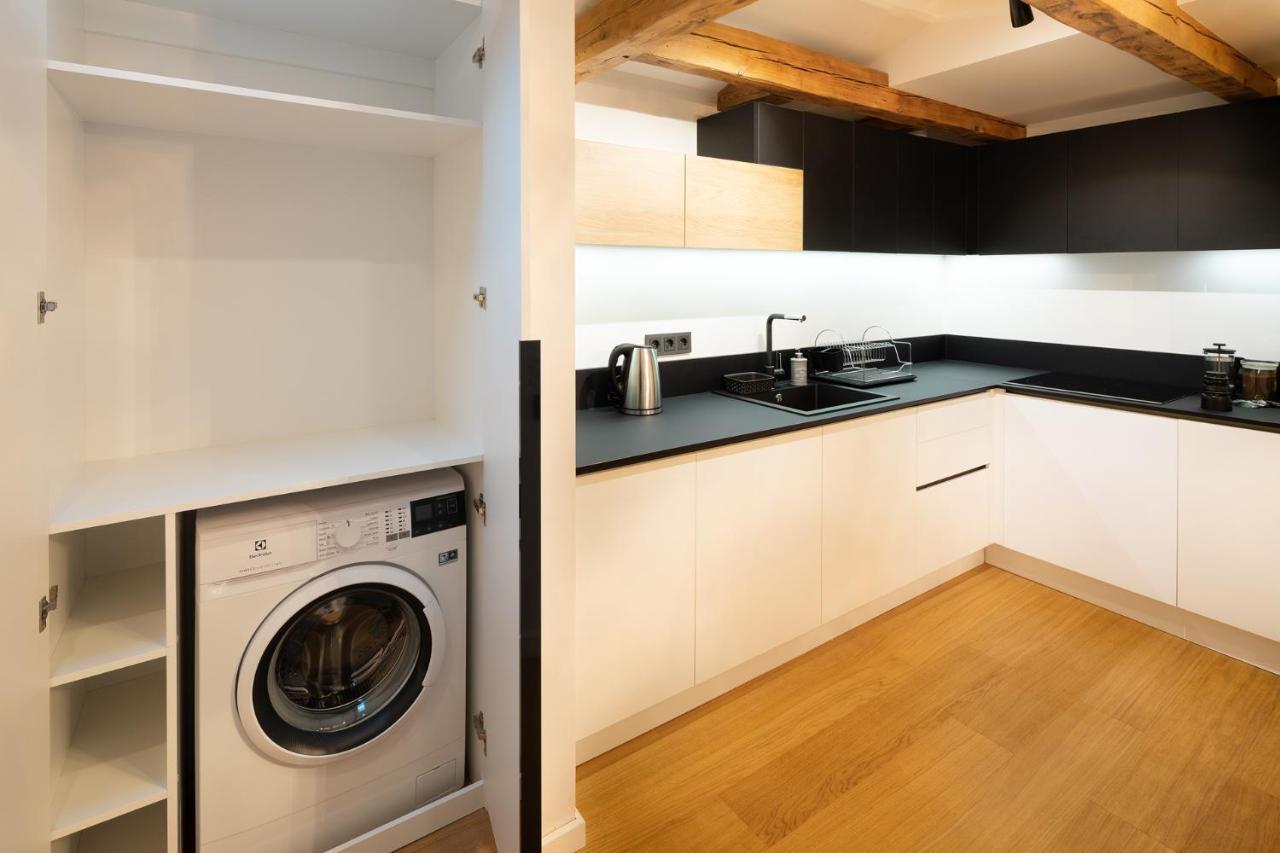 Merkela Loft Apartment Beside Vermanes Park Riga Esterno foto