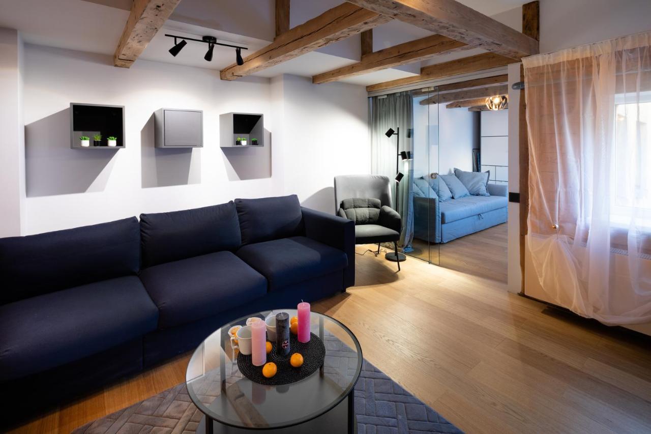 Merkela Loft Apartment Beside Vermanes Park Riga Esterno foto
