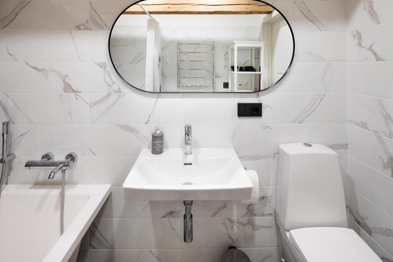 Merkela Loft Apartment Beside Vermanes Park Riga Esterno foto