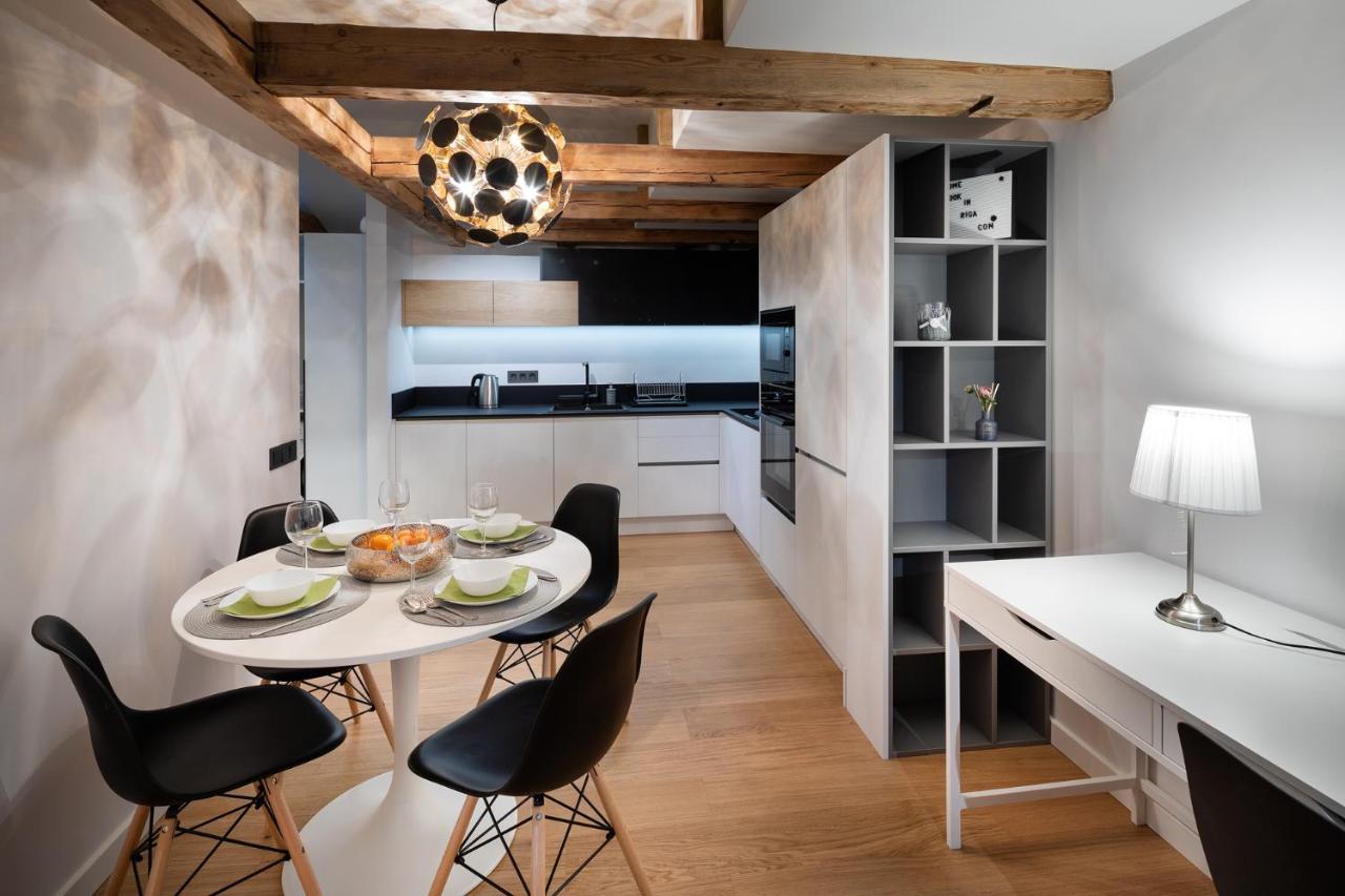 Merkela Loft Apartment Beside Vermanes Park Riga Esterno foto
