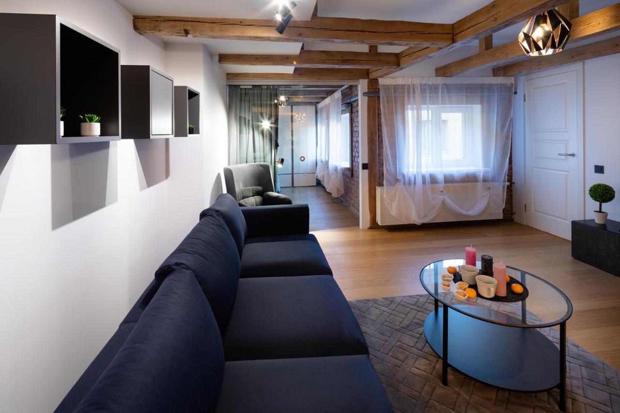 Merkela Loft Apartment Beside Vermanes Park Riga Esterno foto