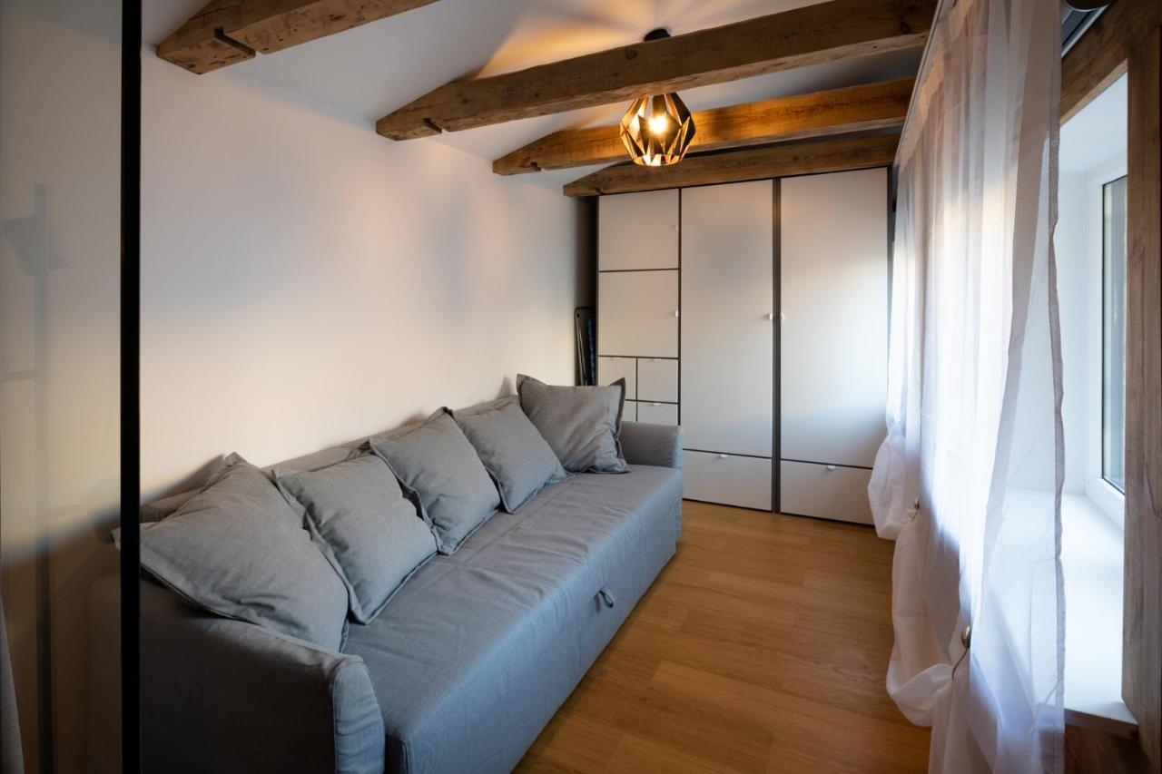 Merkela Loft Apartment Beside Vermanes Park Riga Esterno foto